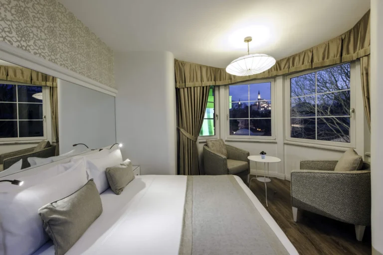 Deluxe Rooms
